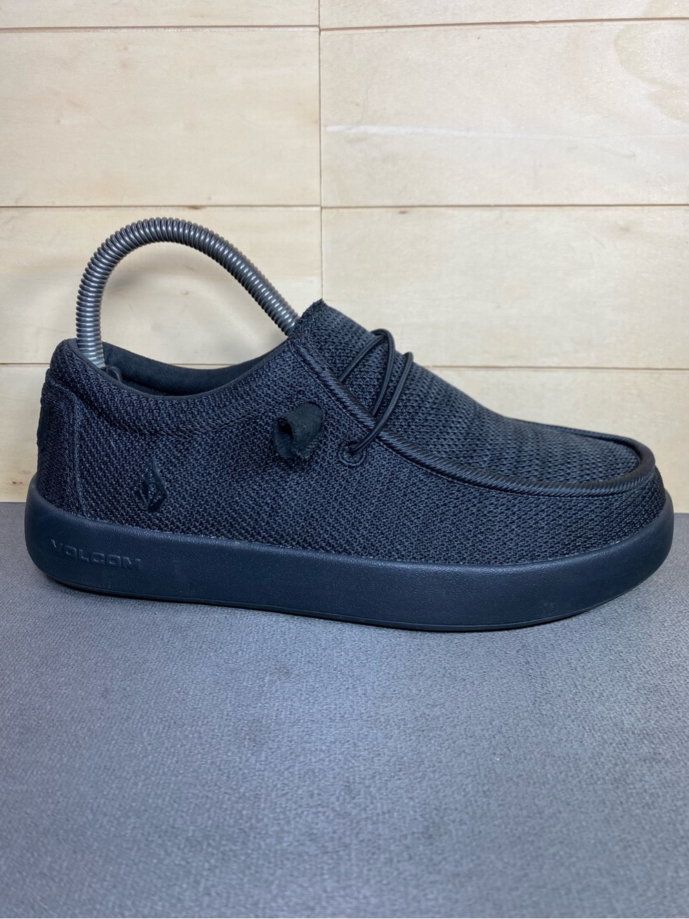 Volcom Chill Slip Resistant Loafers Black Women's Size 6 Shoes W Slip-Ons